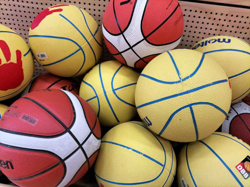 Symbolbild: Mini-Basketbaelle